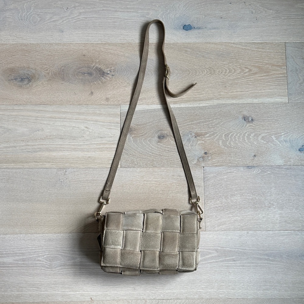 100% genuine leather suede made in Italy Elegant Tan Woven crossbody bag